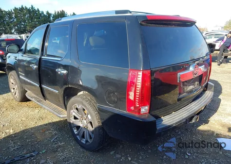 2009 Cadillac Escalade Standard z USA, uszkodzony, nr VIN 1GYFK23229R104716